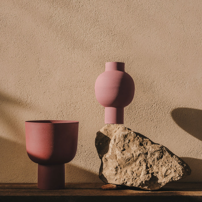 Kave Home - Metalen vaas Celra bruin 21 cm