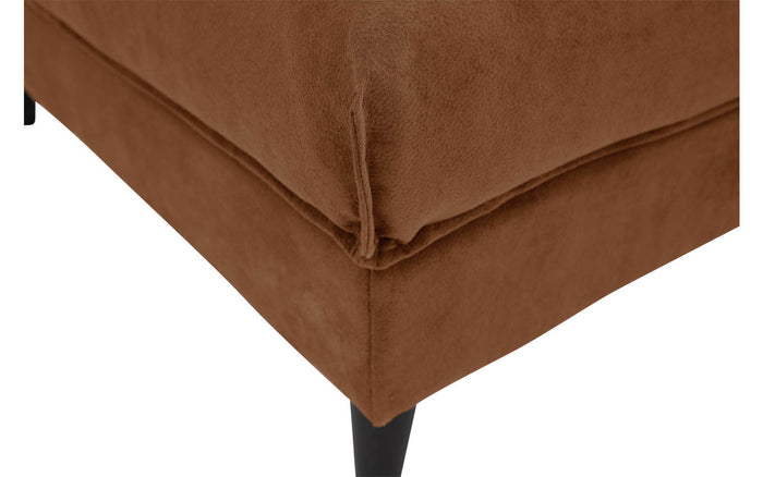 Goossens Hocker Jonas in stof fijn geweven cognac