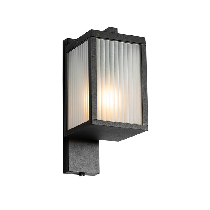 QAZQA Buiten wandlantaarn zwart met ribbel glas en schemersensor -