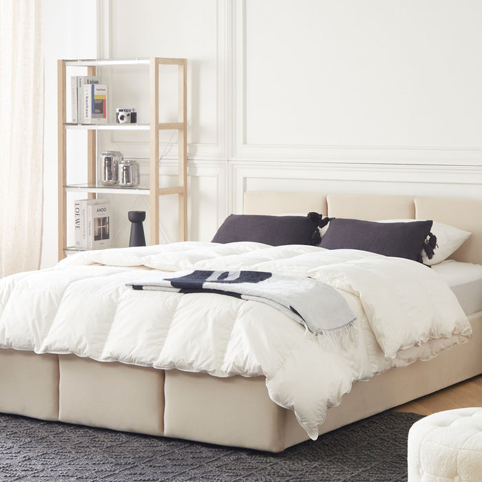 Beliani - BOUSSE - Boxspring - Lichtbeige - 140 x 200 cm - Fluweel