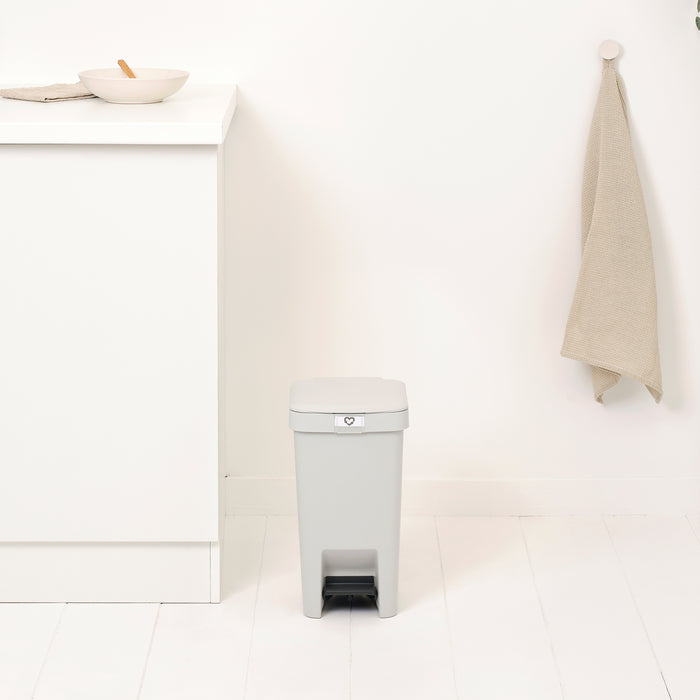 Brabantia StepUp Pedaalemmer - 10 L - Light Grey
