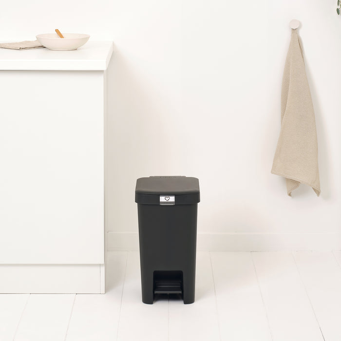 Brabantia StepUp Pedaalemmer - 16 L - Dark Grey