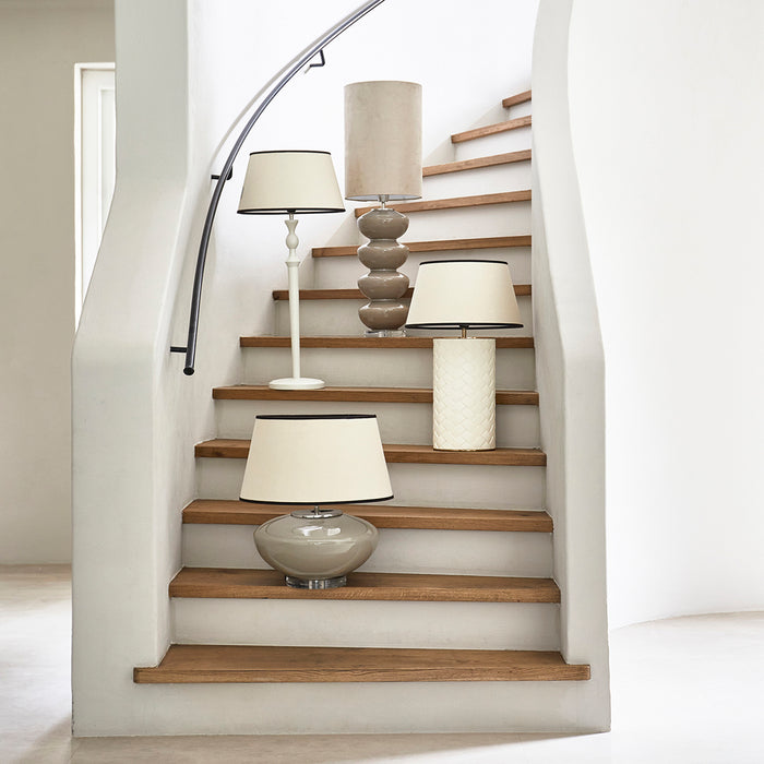 Riviera Maison Lampenkap rond schuin met zwarte rand - Linen - Wit