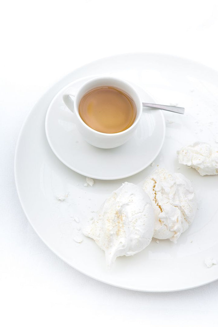 vtwonen Koffiekopjes met Schoteltjes - Set van 4 - Wit - Porselein