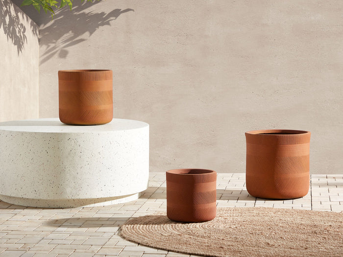 Beliani - VOULA - Bloempot - 31 cm - Goudbruin - Kleivezels