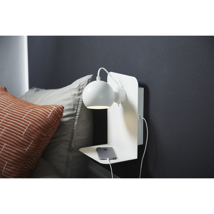 Frandsen Ball wandlamp met usb-poort mat wit
