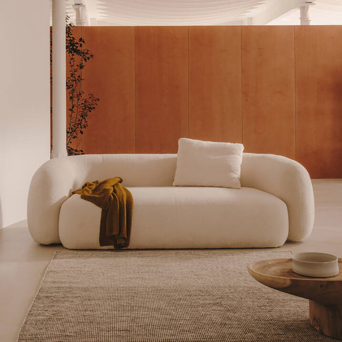 Kave Home Martina 3-Zitsbank van gebroken witte schapenvacht