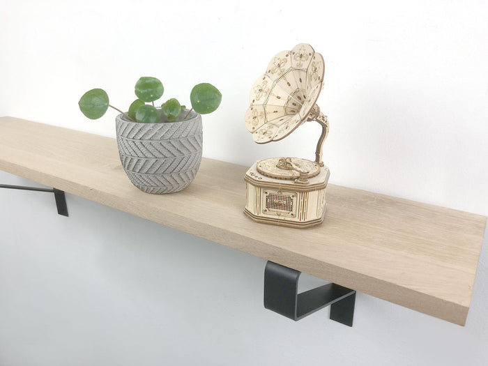 Woodbrothers Eiken 18mm wandplank recht 90cm op 30cm diepe dragers