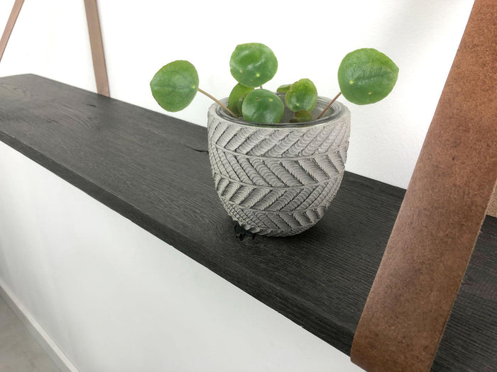 Woodbrothers 18mm wandplank recht zwart 120x20cm + leren riem cognac