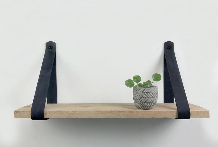 Woodbrothers Steigerhout wandplank 75x20cm + leren riem zwart