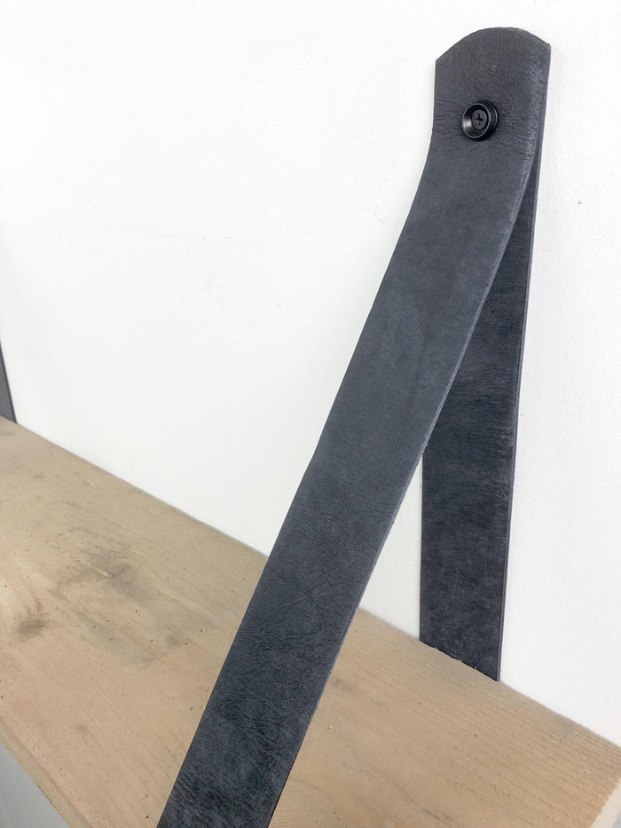 Woodbrothers Steigerhout wandplank 75x20cm + leren riem antraciet