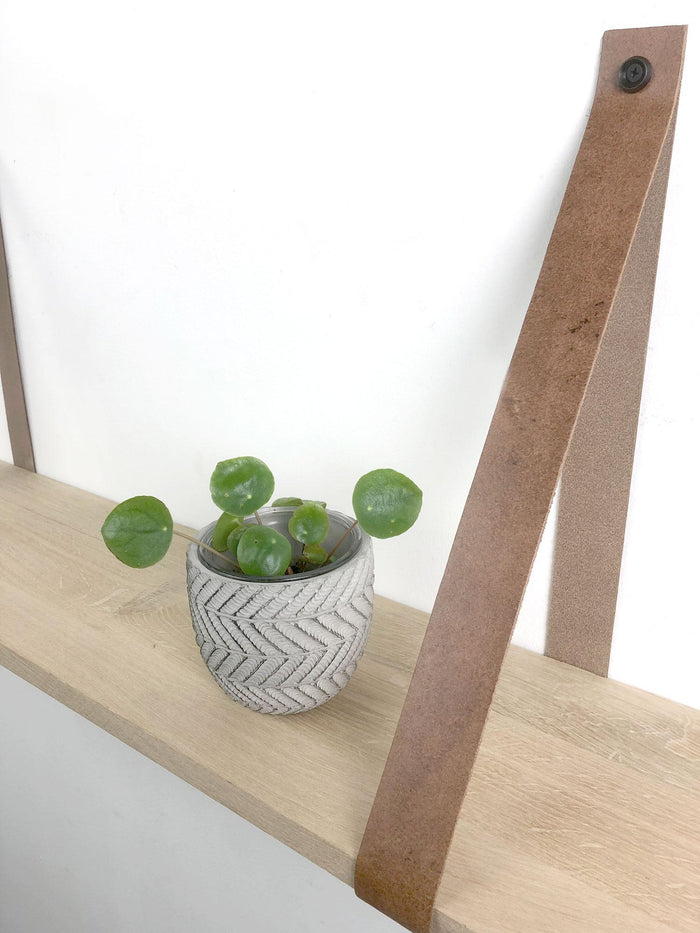 Woodbrothers Eiken 18mm wandplank recht 75x30cm + leren riem cognac