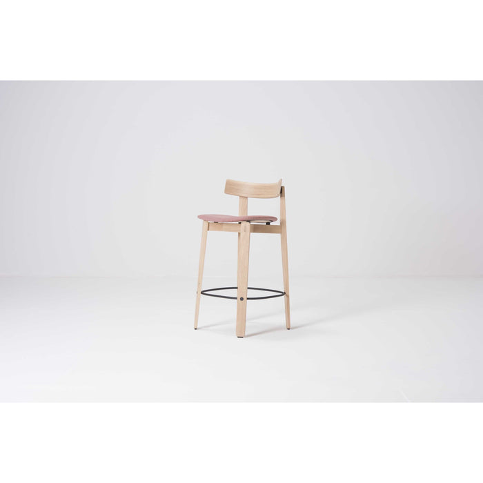 Nora barkruk met leuning - laag whitewash Main Line Flax Barbarican