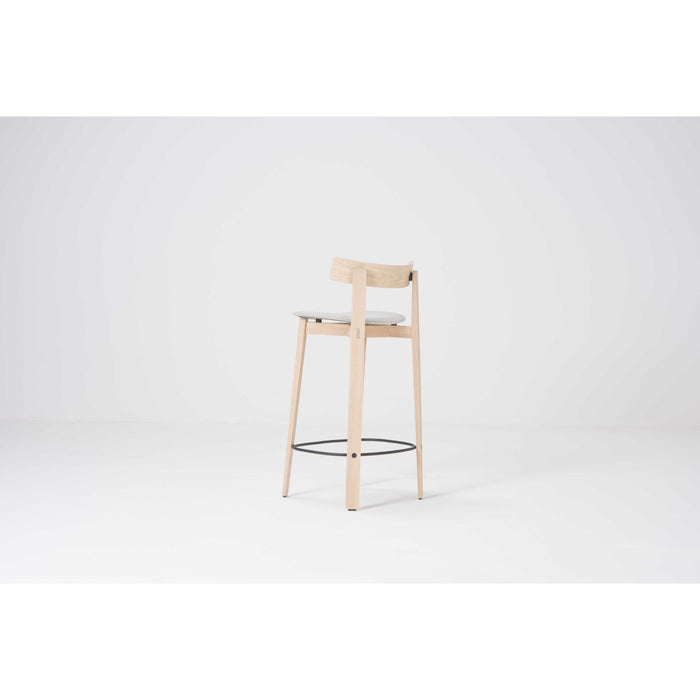 Nora barkruk met leuning whitewash Main Line Flax Newsbury