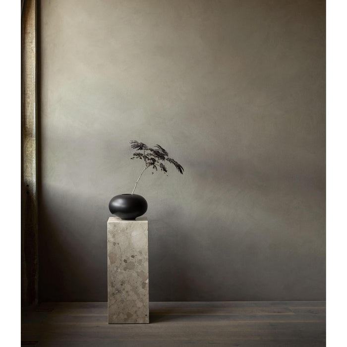 Audo Copenhagen Plinth Pedestal bijzettafel grijs Kendzo marmer