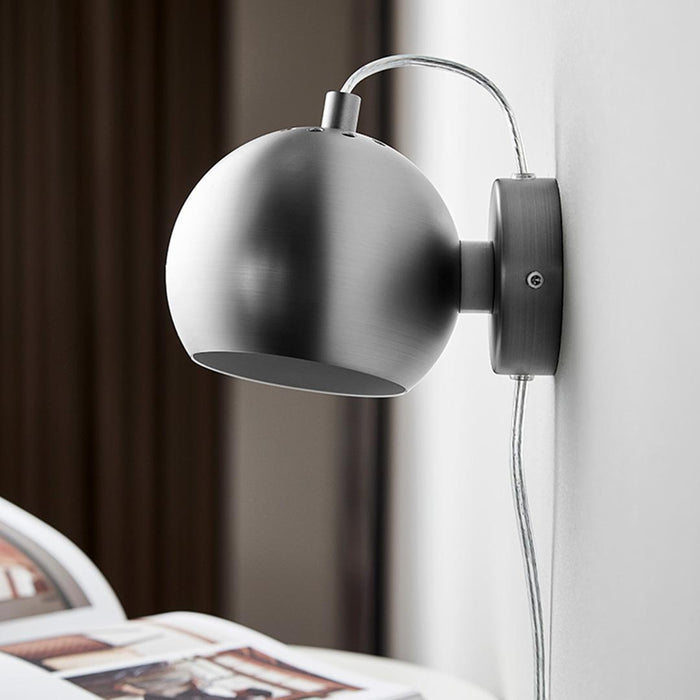 Frandsen Ball Magnet Wandlamp Koper