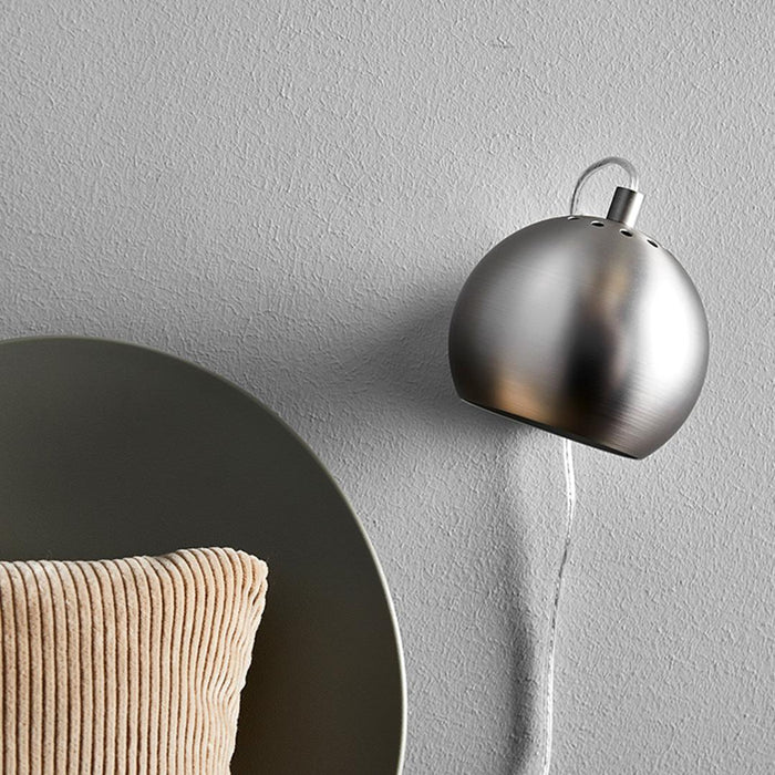Frandsen Ball Magnet Wandlamp Koper