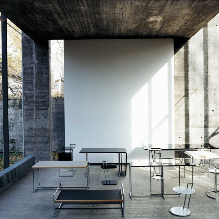 ClassiCon Adjustable Table E 1027 bijzettafel Ø52 zwart blad metaal