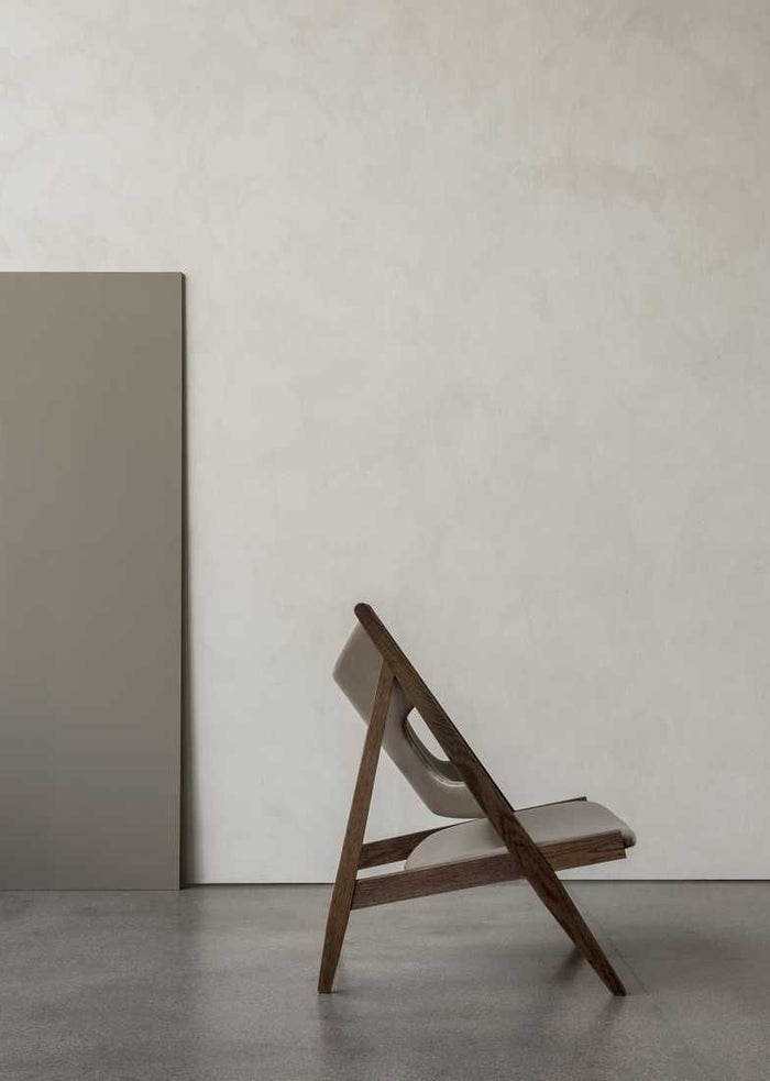 Audo Copenhagen Knitting fauteuil walnoot Sheepskin Sahara