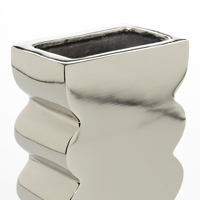 321755-x03-202312121623-C.jpg (7703572)