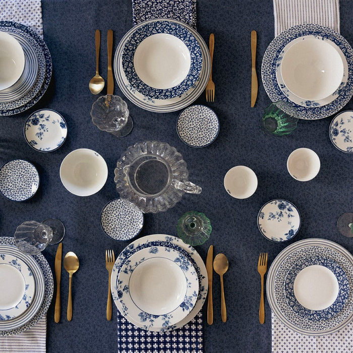 Laura Ashley Tafelkleed Blauw Wild Clematis 140x240cm