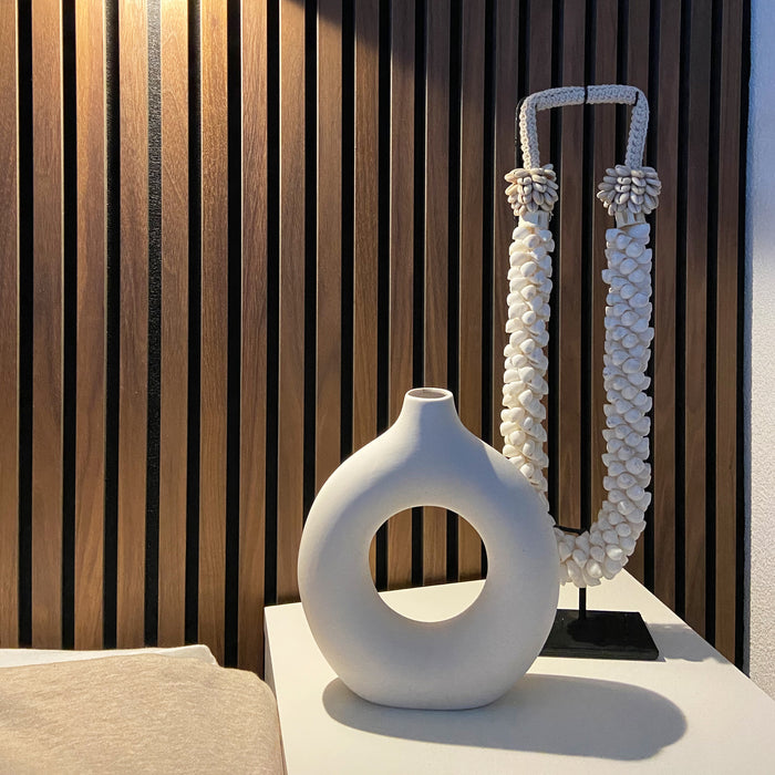 QUVIO Donutvaas - 23 cm - Keramiek - Wit