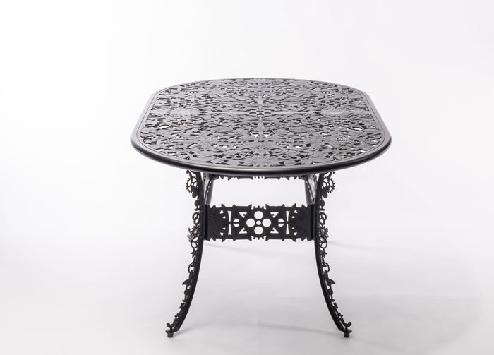 Industry Garden tuintafel ovaal 152x90 zwart