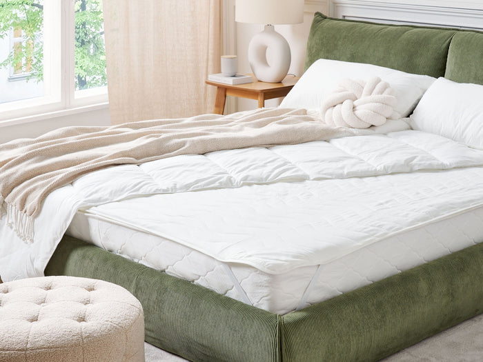 Beliani - RUEN - Matrasbeschermer - Wit - 180 x 200 cm - Microvezel