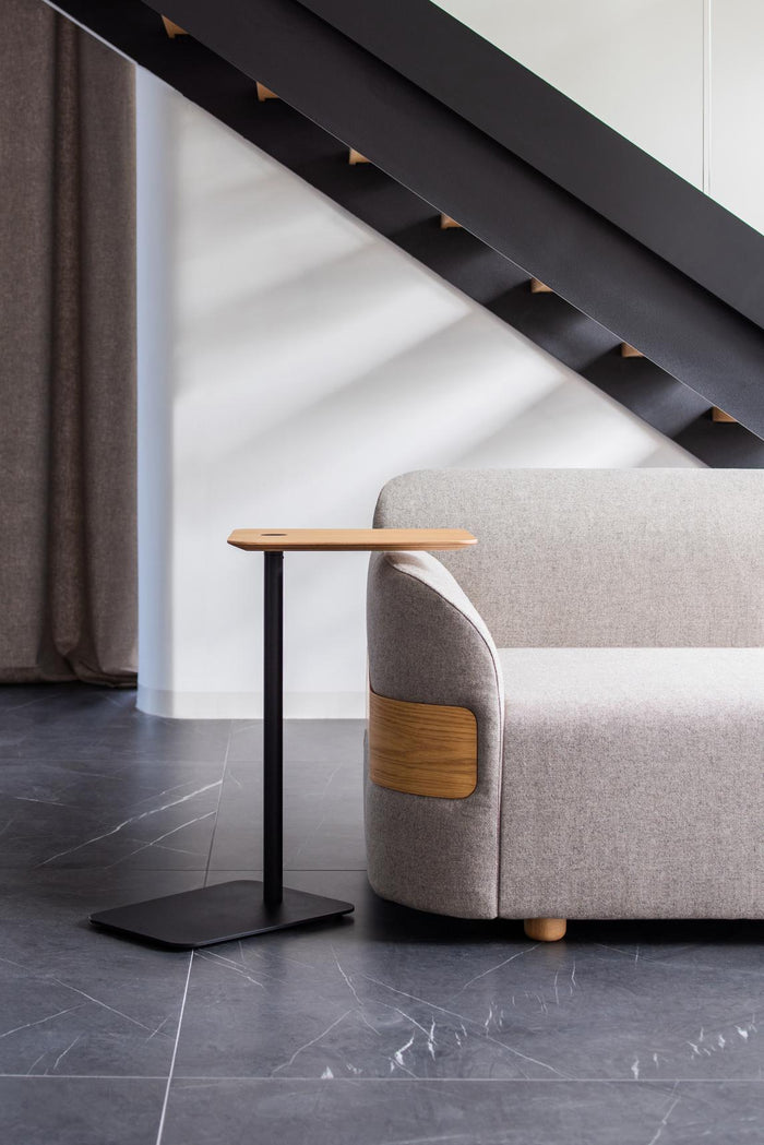 Gazzda Loop bijzettafel gelakt eiken naturel, wit onderstel