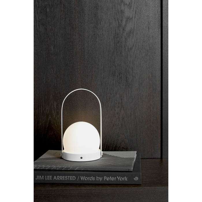 Audo Copenhagen Carrie tafellamp LED oplaadbaar leer Bronzed Brass