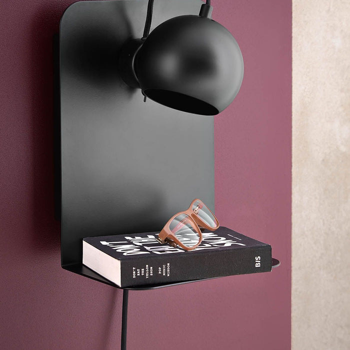 Frandsen Ball wandlamp met usb-poort mat wit