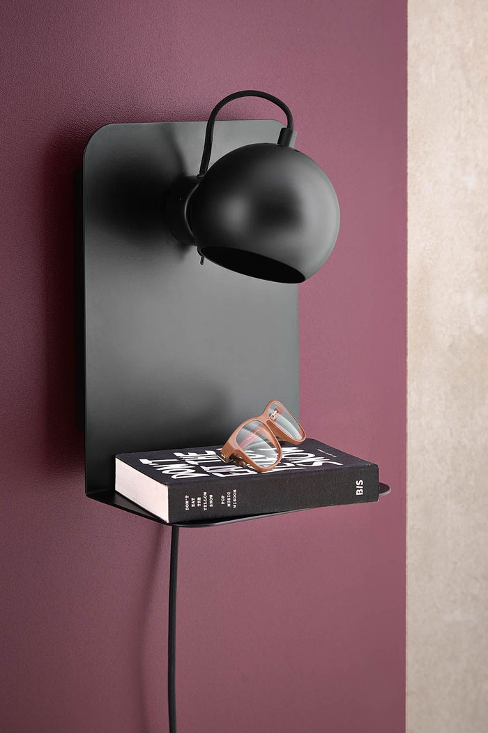 Frandsen Ball wandlamp met usb-poort mat wit