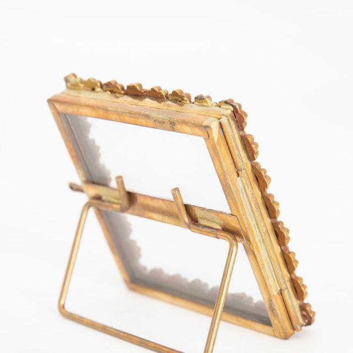 Sissy-Boy Goudkleurig fotolijstje dubbelglas staand met madeliefjes