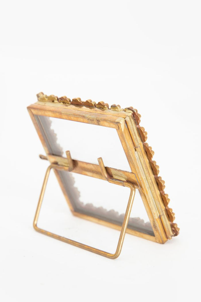 Sissy-Boy Goudkleurig fotolijstje dubbelglas staand met madeliefjes