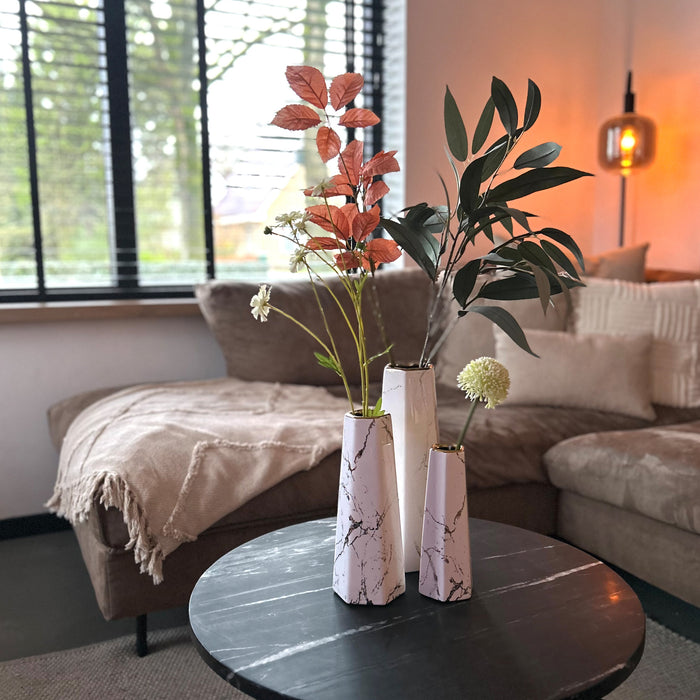 QUVIO Zeshoekige vaas, keramiek - Wit met goud marble look - L