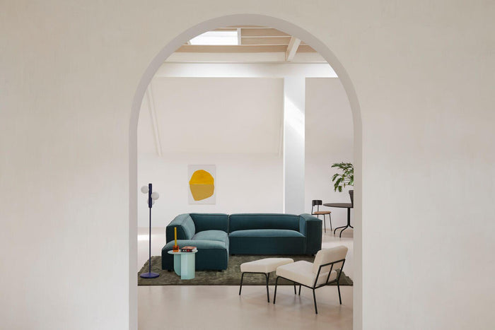 FÉST Monday ottoman zwart Royal 160 magnolia