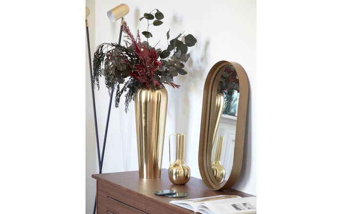 Kave Home - Wandspiegel Tiare van goudkleurig metaal 31 x 61,5 cm