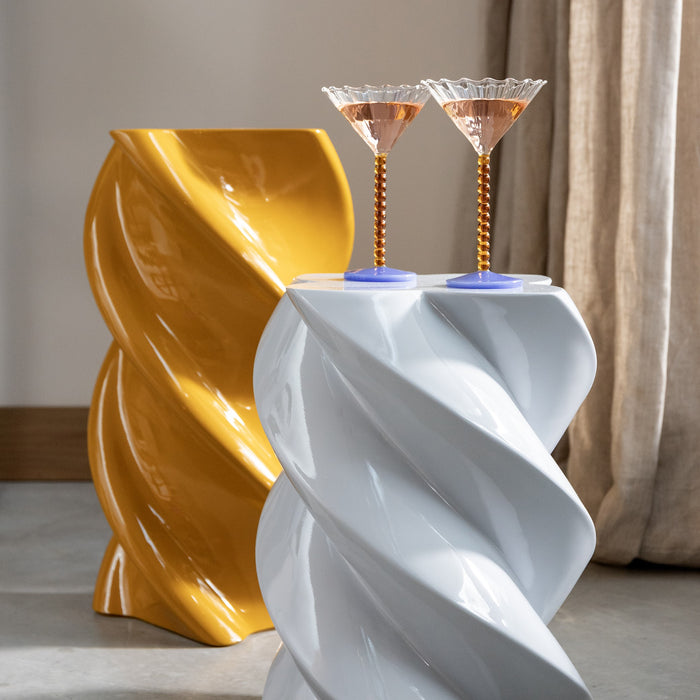 &k amsterdam Pillar Marshmallow Bijzettafel H 54 cm - Oker