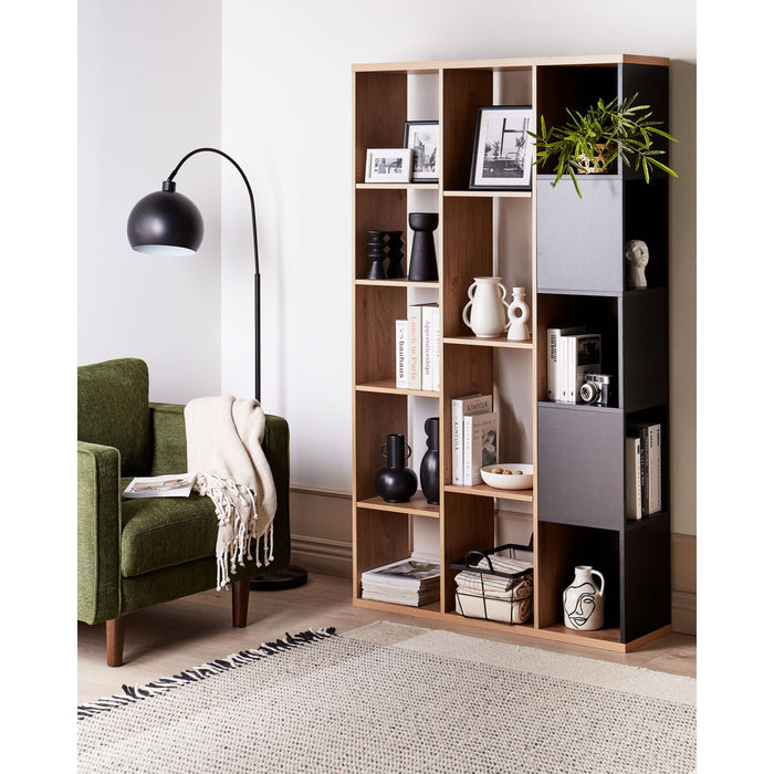 Beliani - BANGOR - Boekenkast - Lichthout|Zwart - MDF