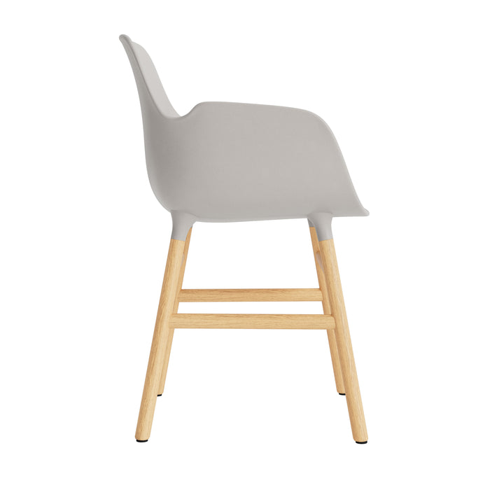 Normann Copenhagen Form Stoel met Armleuning - Eiken - Warm Grijs