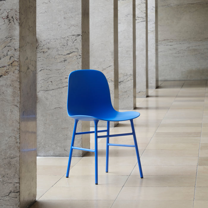 Normann Copenhagen Form Stoel - Staal - Bright Blue