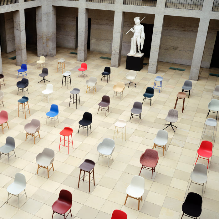 Normann Copenhagen Form Stoel met Armleuning - Staal - Bruin