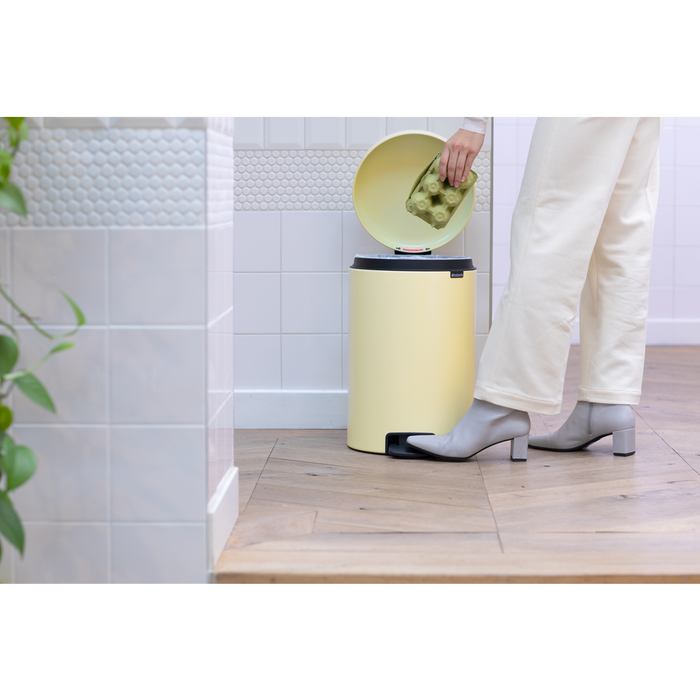 Brabantia NewIcon Pedaalemmer 20 L - Mellow Yellow
