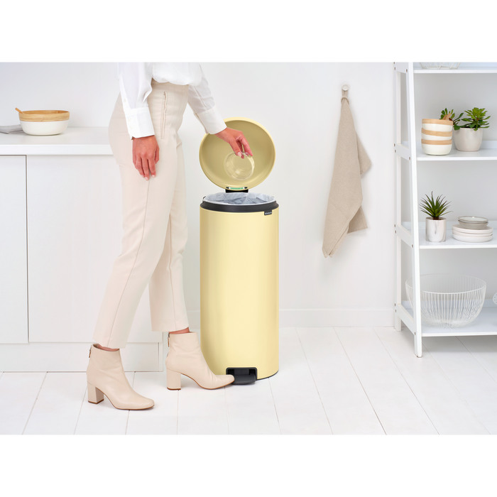 Brabantia NewIcon Pedaalemmer 30 L - Mellow Yellow