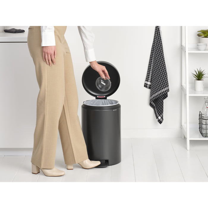 Brabantia NewIcon Pedaalemmer 20 L - Confident Grey