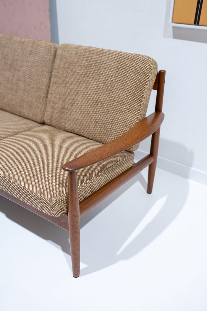 Reliving Midcentury Teakhouten Bankstel Door Grete Jalk Voor France