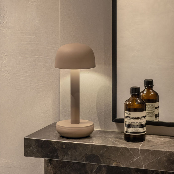 Humble Two Oplaadbare Tafellamp - Ivory