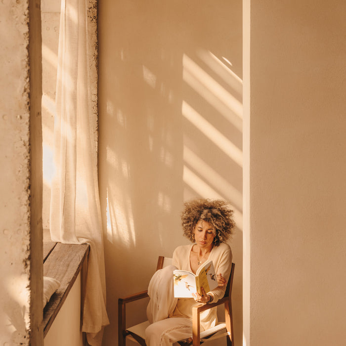 Kave Home - Thianna opvouwbare tuinstoel in beige met massief