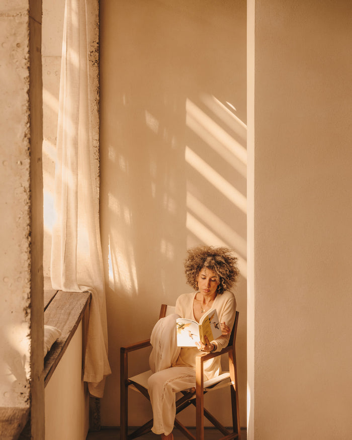 Kave Home - Thianna opvouwbare tuinstoel in beige met massief