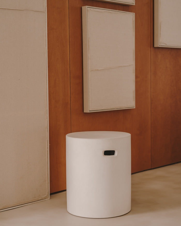 Kave Home - Aiguablava voetsteun in wit cement, Ø 37 cm